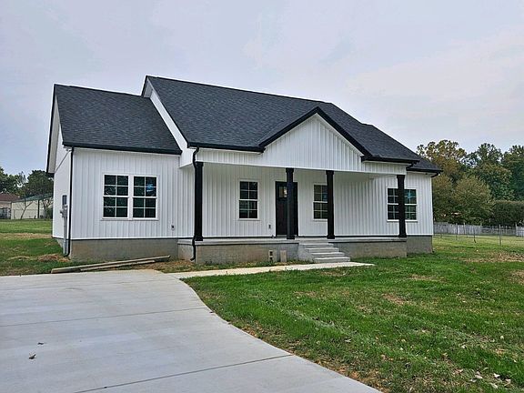 2nd image of 30 Amber Ln