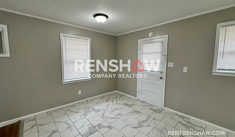 249 Navy Dr — Photo 5