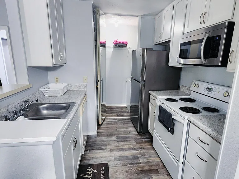 601 E Burgess Rd #D7 — Photo 6