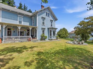 687 N 3rd St, Coos Bay, OR 97420