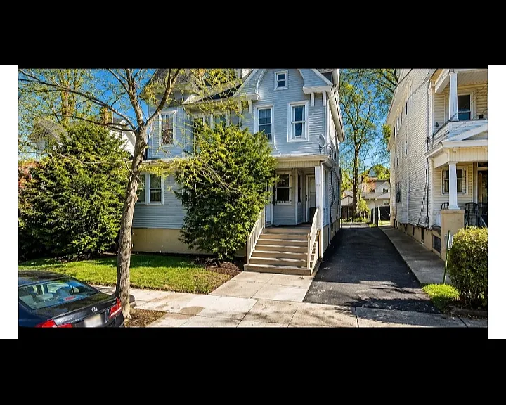 472 Sanford Ave #R1 — Photo 1