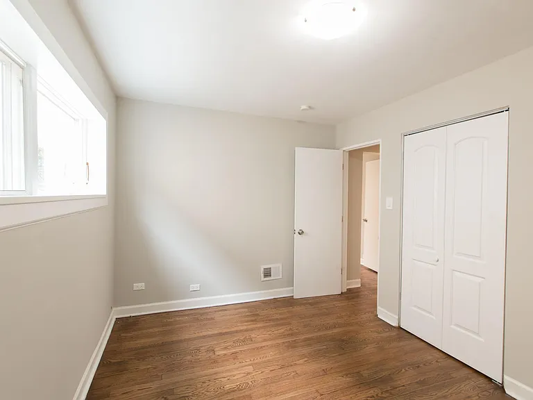 2184 Techny Rd — Photo 7