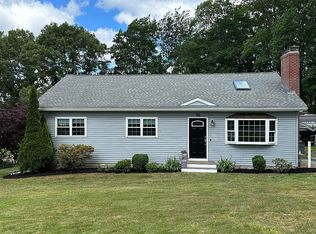 15 McIntosh Rd, Chelmsford, MA 01824