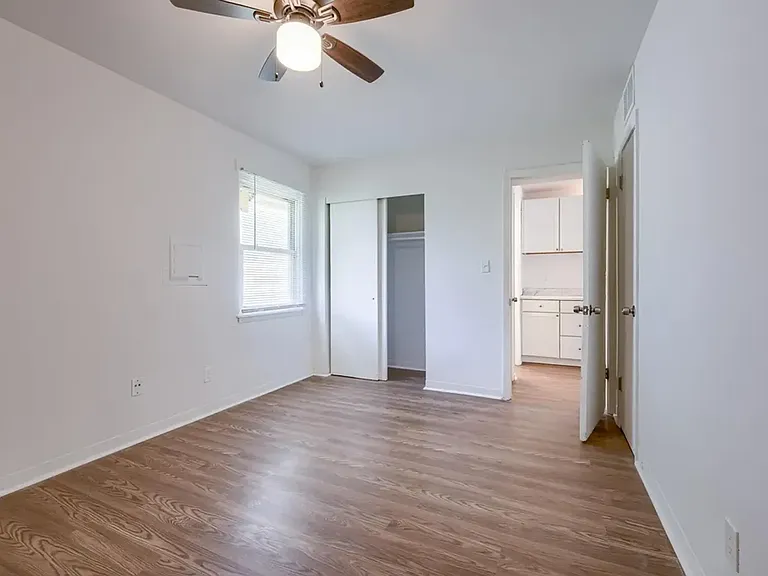 15216 Bellaire Ave — Photo 12