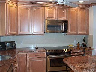 3rd image of 541 Wagstaff Dr
