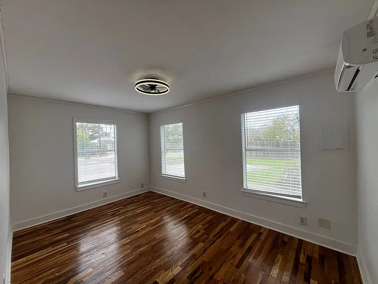 3412 Denver Ave #D — Photo 10