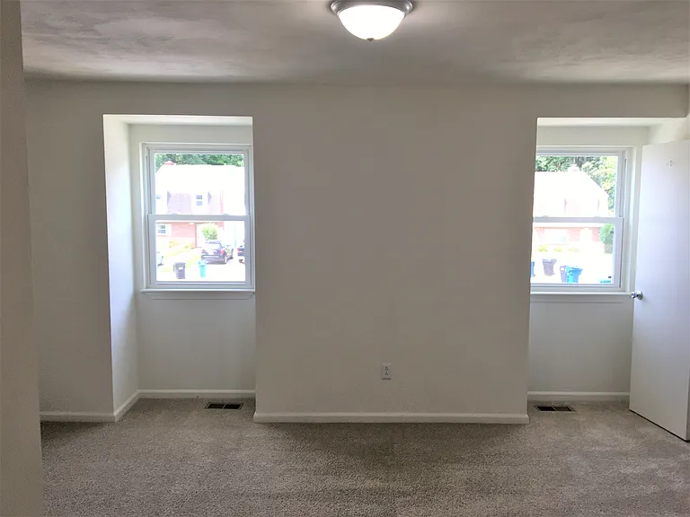 414 Sedgewick Ct — Photo 18