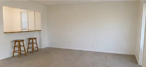 2822 Albany Ave — Photo 3