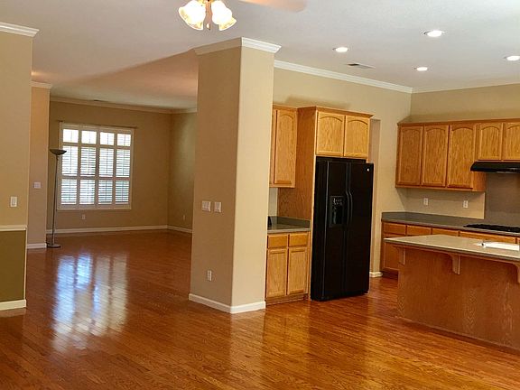 4th image of 1680 Poplar Ct