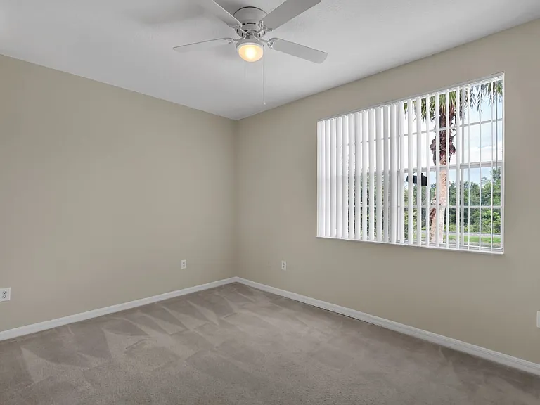 1413 Retreat Cir — Photo 17