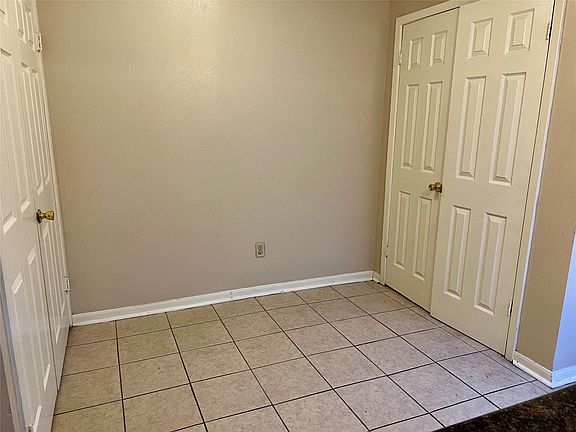 4th image of 5714 Hopetown Dr