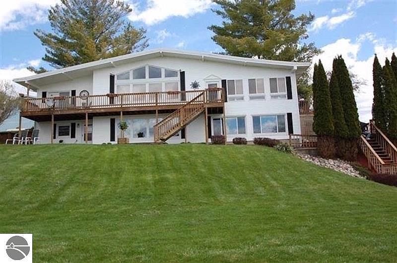 1st image of 4202 W Lakeside Dr