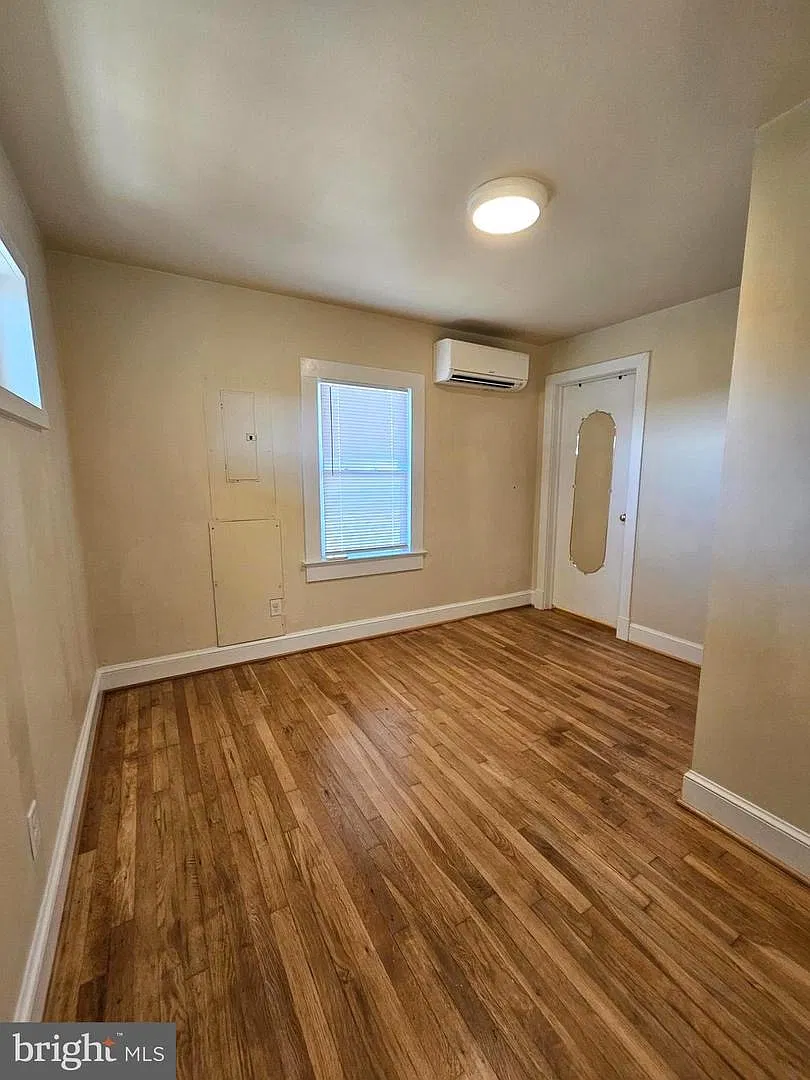 1 bed, 418 sqft, $1,300 — Photo 2
