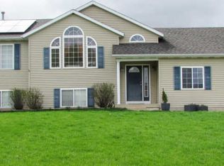 1310 Canary Grass Dr SE, Grand rapids, MI 49508