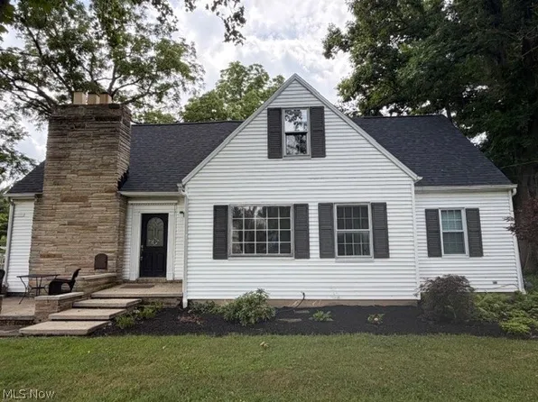 18646 Carmany Dr, Walton Hills, OH 44146
