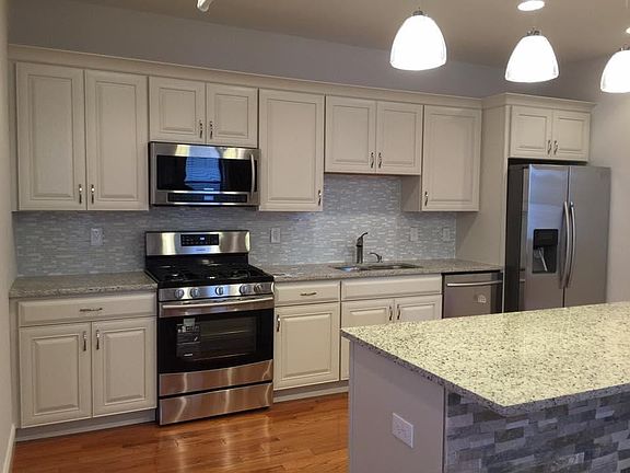 5th image of 303 Union Blvd #3S