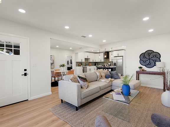 5th image of 2134 62nd Ave APT G