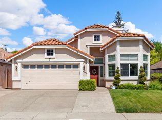 8925 Cedarvillage Dr, Fair Oaks, CA 95628