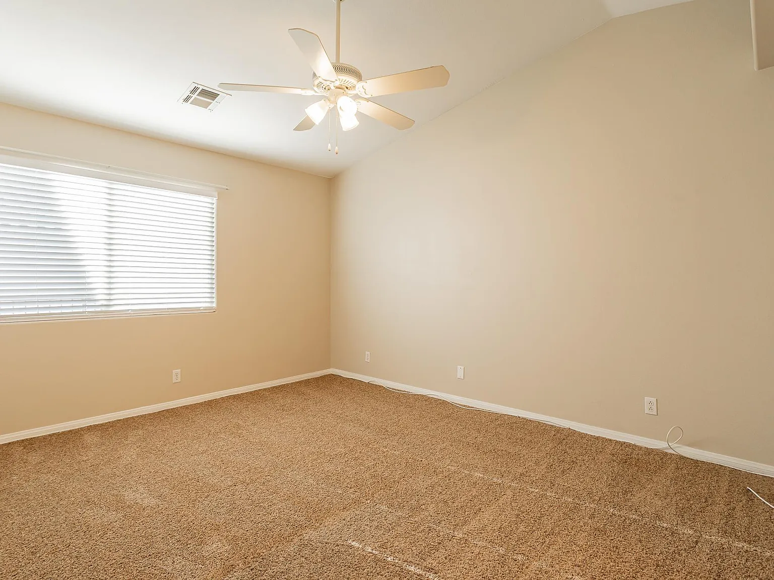 2 bed, 1171 sqft, $1,279 — Photo 3