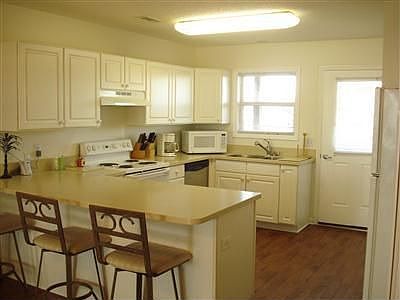 5th image of 1406 E Beach Dr