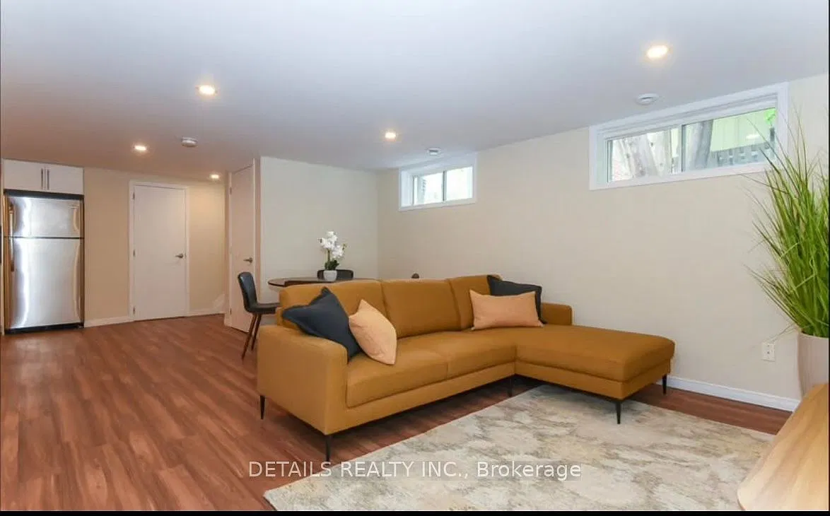 3 bed, $2,300 — Photo 2