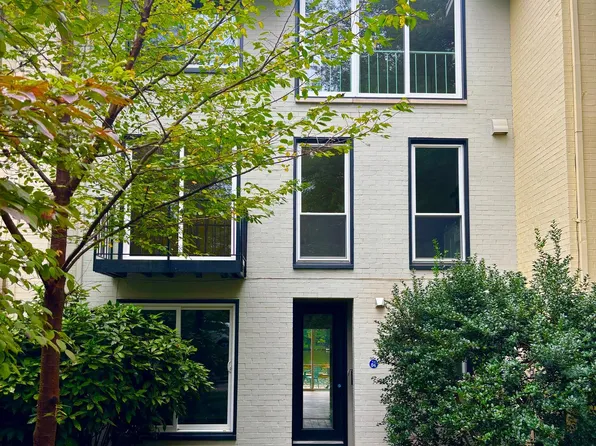 11404 Orchard Ln, Reston, VA 20190