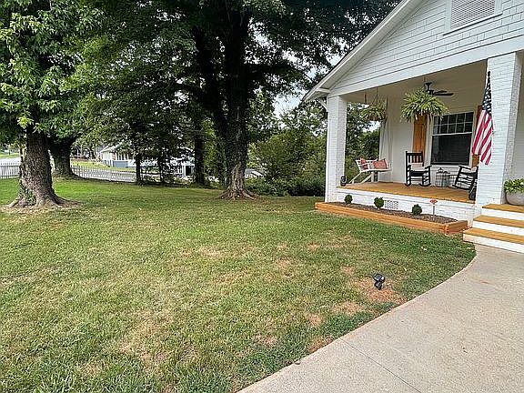 4th image of 1118 Trogdon St
