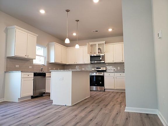 2nd image of 131 Park Lake Ln
