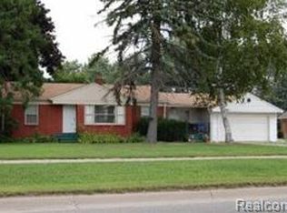 685 E Maple Rd, Troy, MI 48083