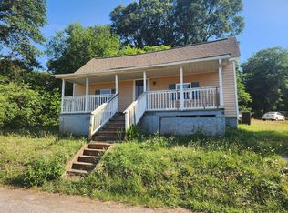 710 Lolo Rd, Boiling Springs, SC 29316