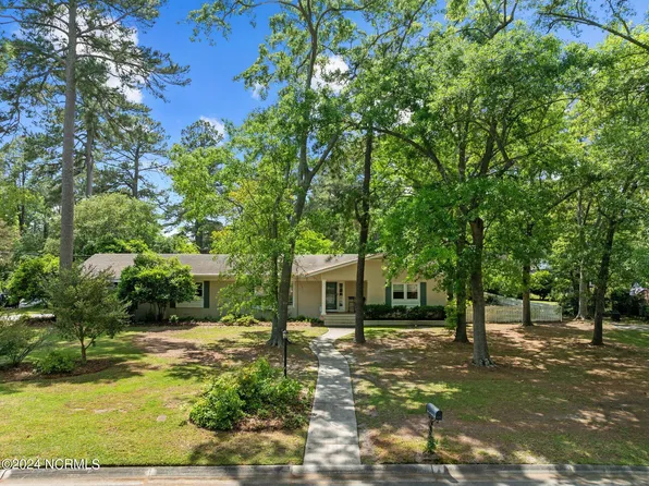 2100 Michelle Drive, Kinston, NC 28504