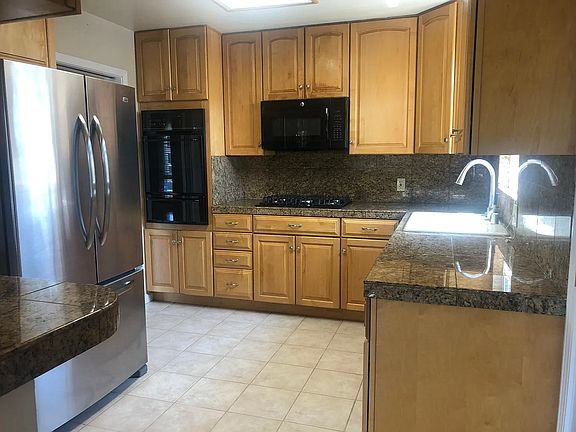 5th image of 3093 Hazelwood Ave