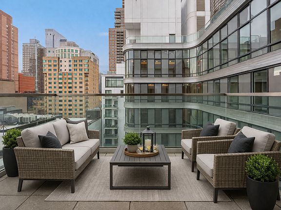 5th image of 555 W 43rd St APT 12H