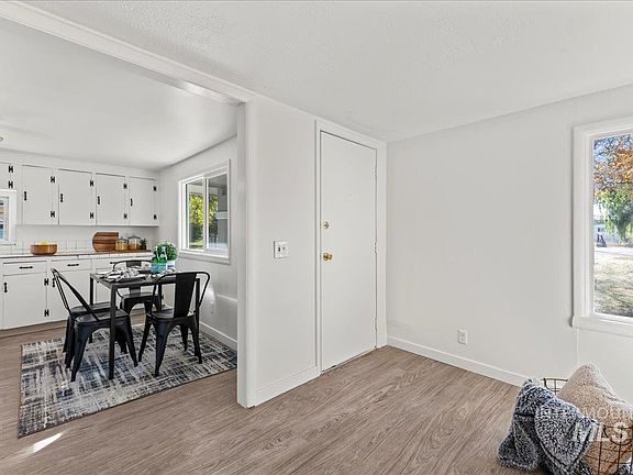 3rd image of 442 1st St N