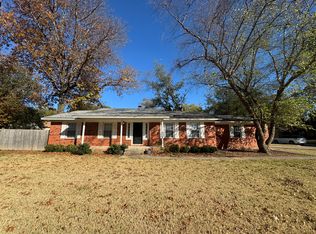 2004 N Oklahoma Ave, Tahlequah, OK 74464