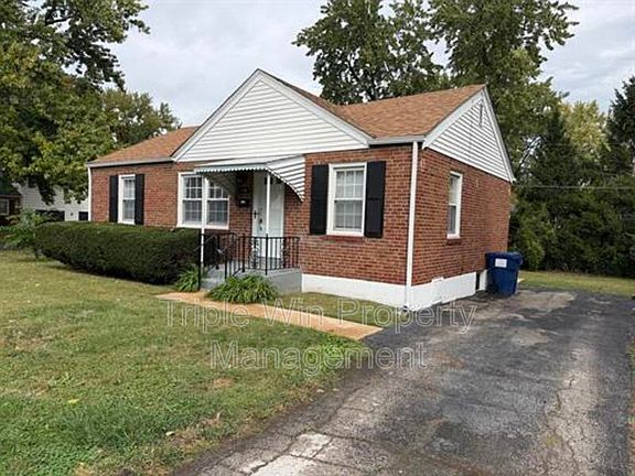 3rd image of 1150 S New Florissant Rd