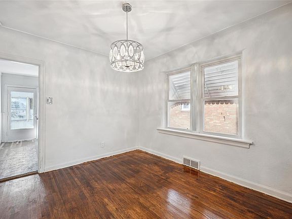 4th image of 5926 McArthur Ave