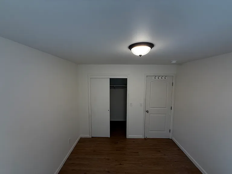 Room for rent (view of closet)