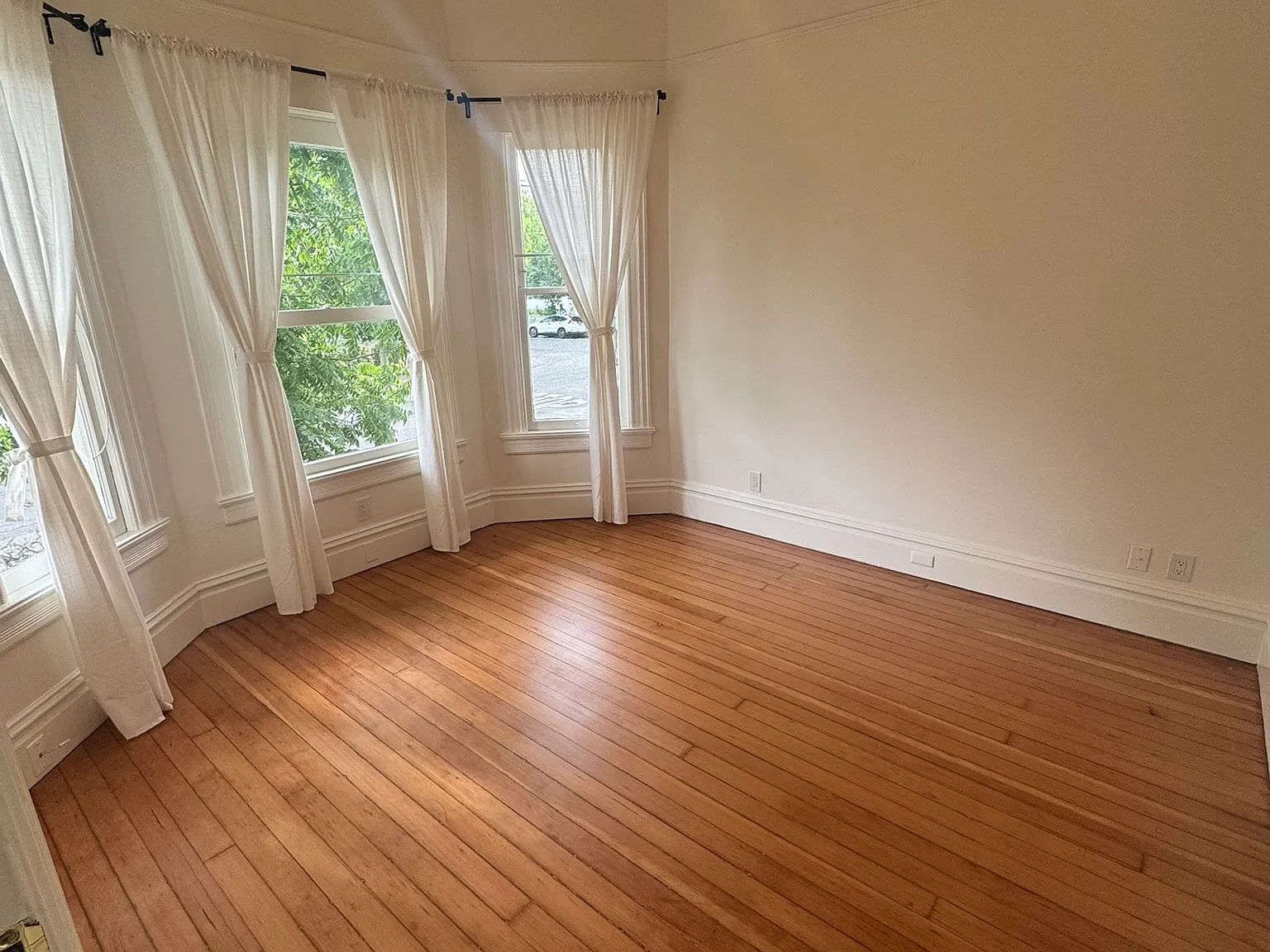 2 bed, $2,550 — Photo 3