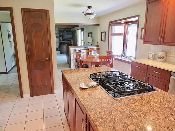 5th image of 1342 Carron Dr