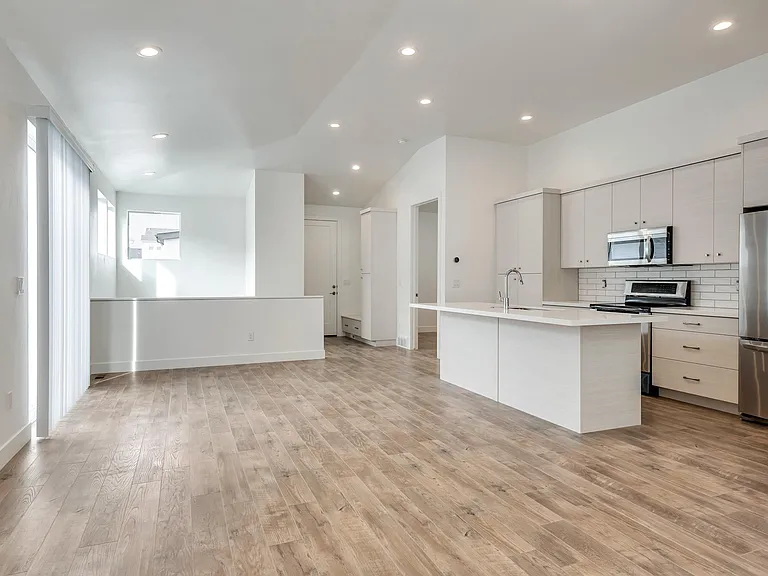 1050 W Albion Meadow Way — Photo 2