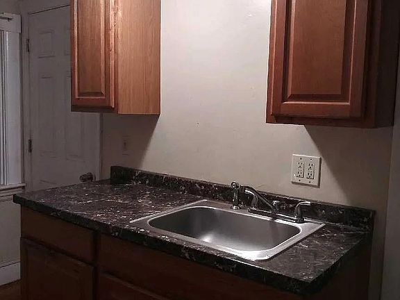2nd image of 30 Weaver St
