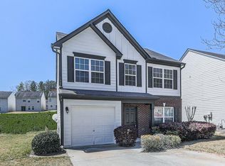 9452 Lakeview Rd, Union City, GA 30291