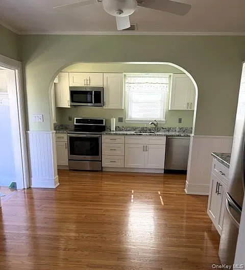 2 bed, 1.0 bath, 976 sqft, $3,250 — Photo 3