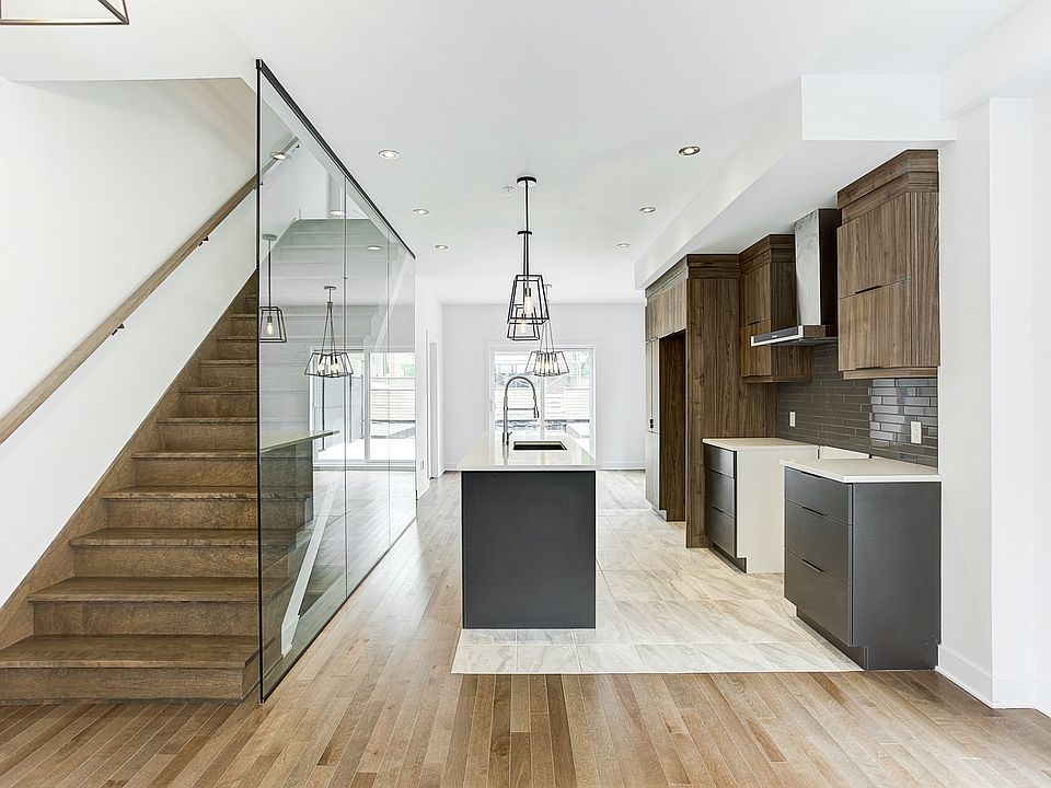 1st image of 4750 Rue Des Francs Bourgeois