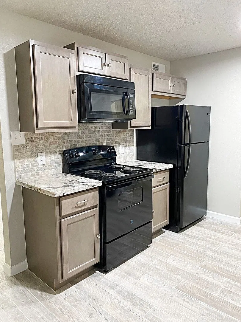 5943B Bedford, Beaumont, TX 77708 — Photo 3