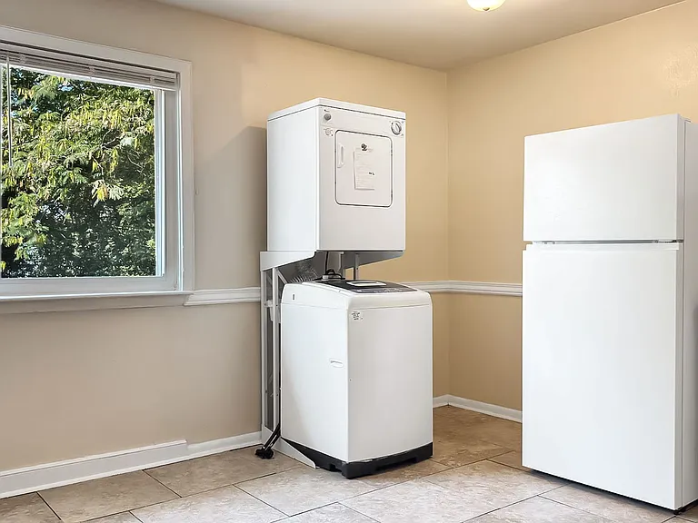 312 Ashlawn Dr #6 — Photo 6