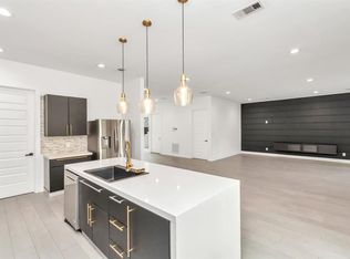 5523 Bertellis Ln, Houston, TX 77091