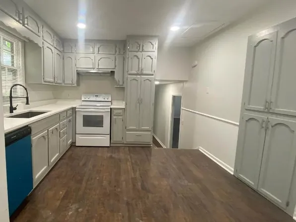 8033 Navios Dr SE, Huntsville, AL 35802