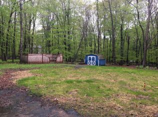 71 Wintergreen Cir, East Stroudsburg, PA 18301